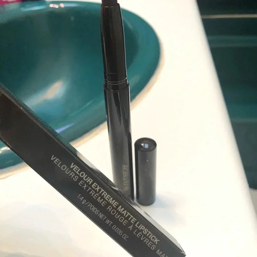 NIB LAURA MERCIER EXTREME MATTE LIPSTICK
